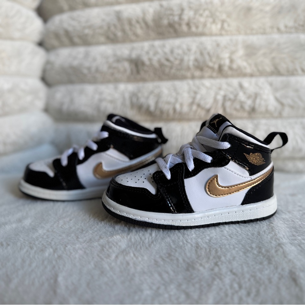 Jordan 1 Mid SE "Black Gold" Toddler Kids' Shoe